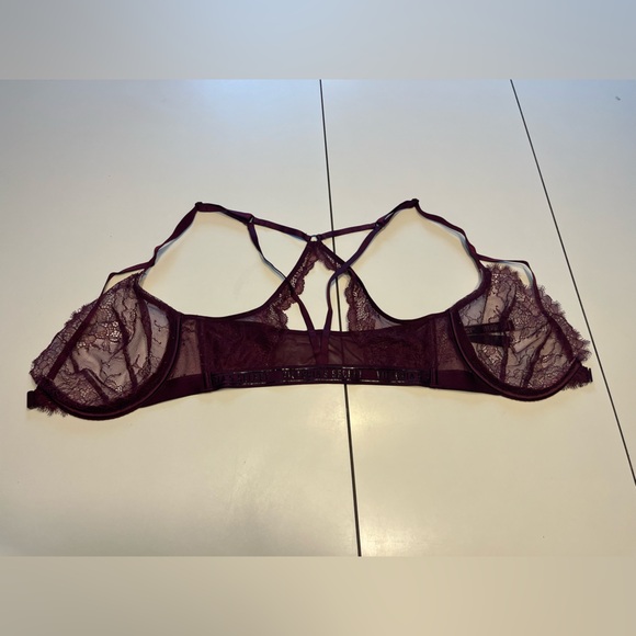 Victoria’s Secret 32DD burgundy red lacy sexy front clasp push up bra - Picture 1 of 5